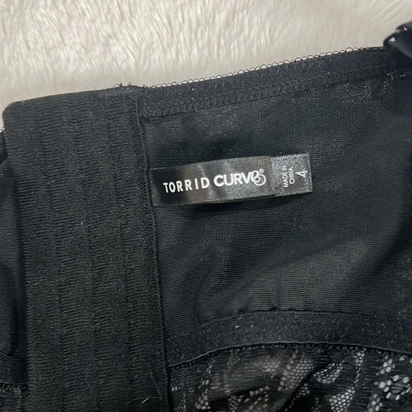 TORRID CURVES Striped Floral Lace Underwire Bra size 4 - Picture 10 of 12